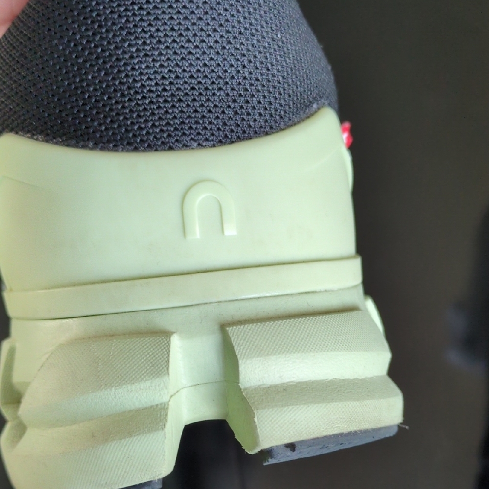 Cloudtec Sole Athletic Shoes - Picture 5 of 16